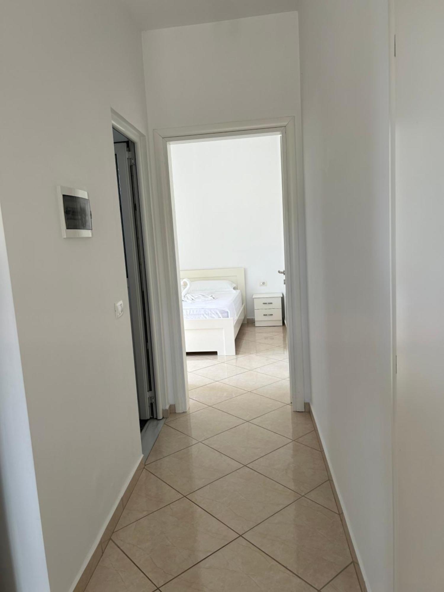 Viktori Apartment *